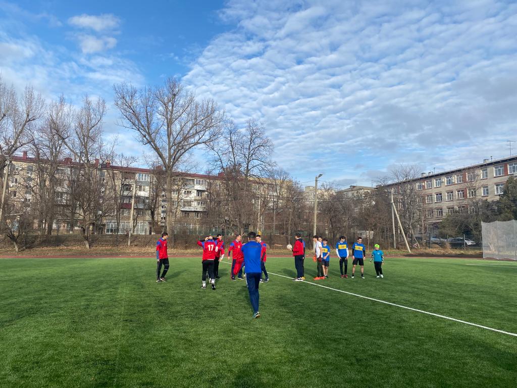 Открытие обновленного спортивного стадиона гимназии.