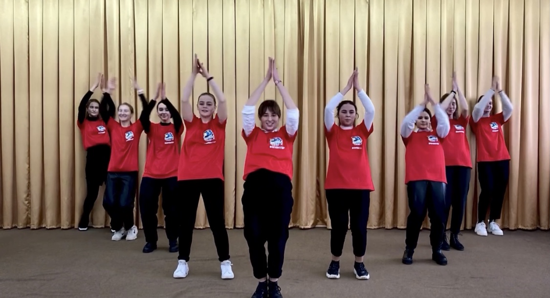 Акция активистов РДШ "Мир Кубани в руках молодёжи!" Флешмоб "Молодёжь Кубани - Это сила!"