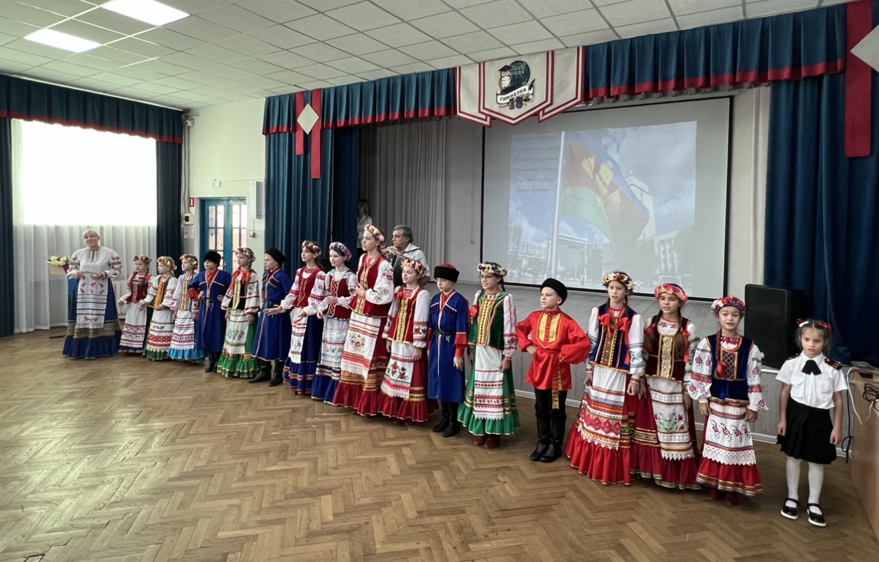 Торжественная церемония посвящения в юные казачата  