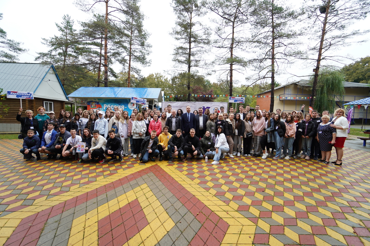 С 21 по 23 сентября лидер РДШ гимназии Каданина Анастасия представила нашу школу на городском слете "РДШ - вектор успеха" в г. Горячий ключ.